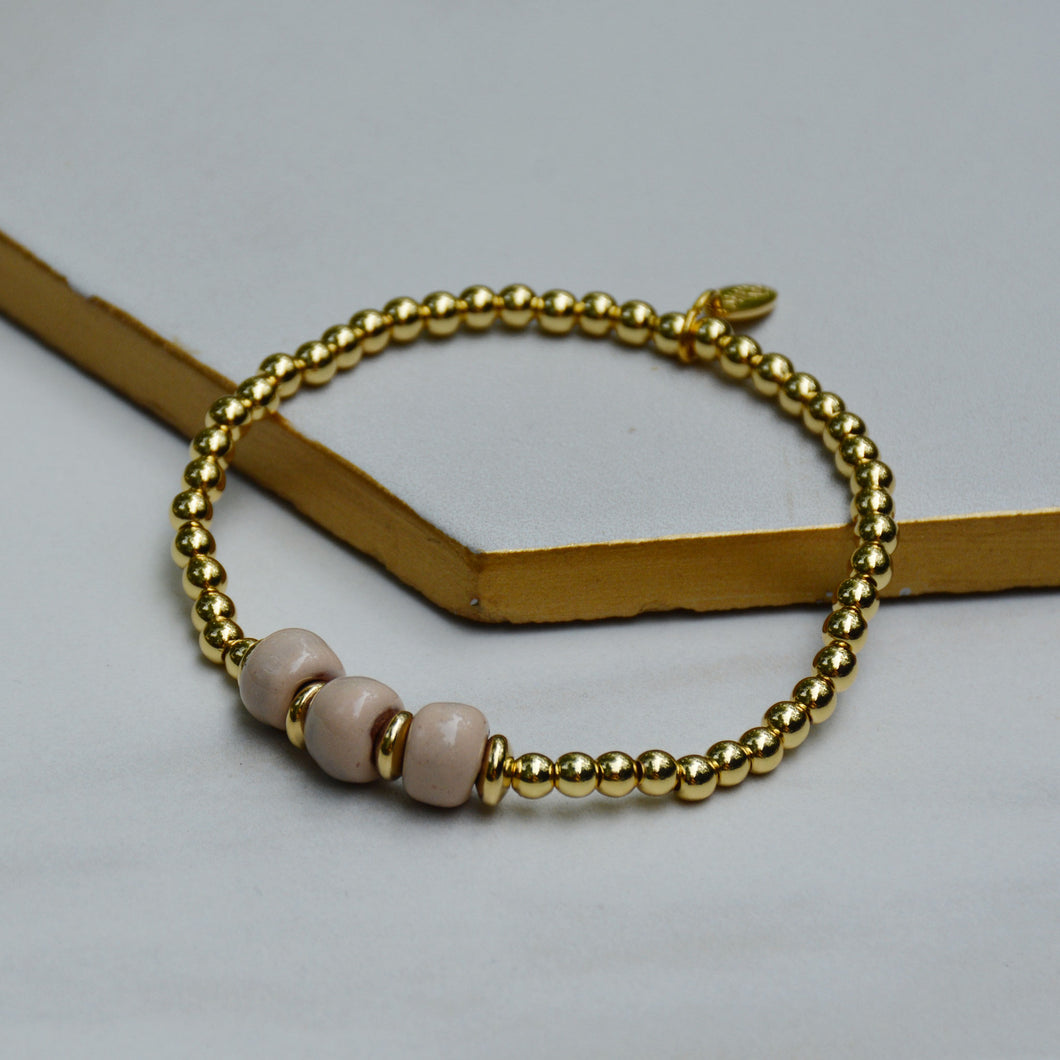 Cashew 3 Bead Dainty Gold Accent